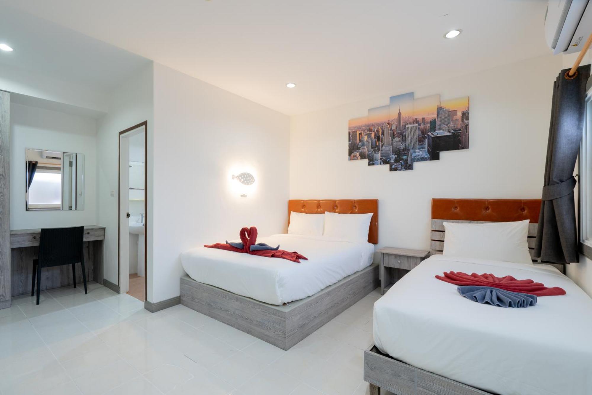 Square One Hotel Patong Exterior photo