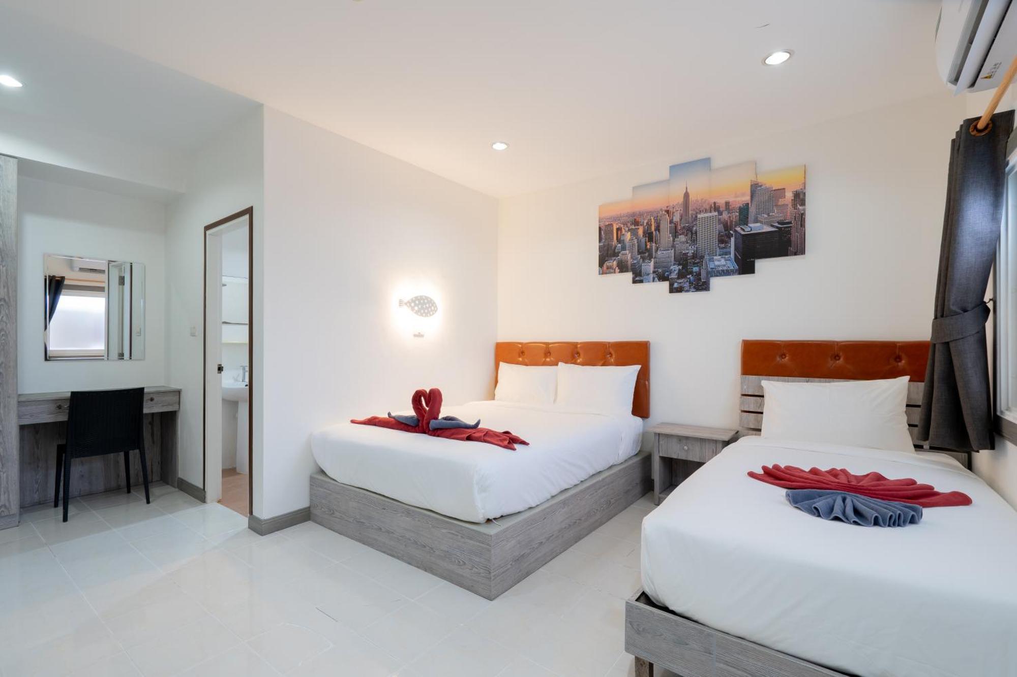Square One Hotel Patong Exterior photo